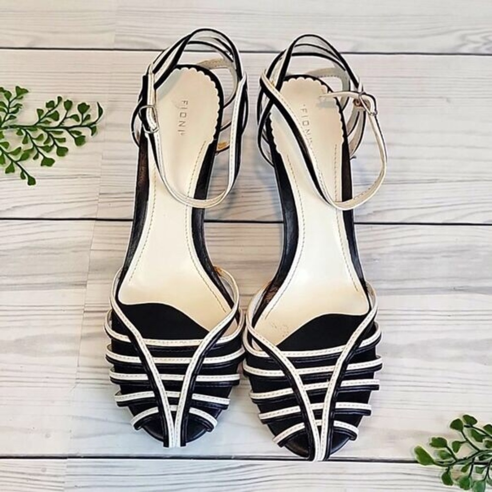 FIONI Clothing Black and White Strappy Women's Sandals